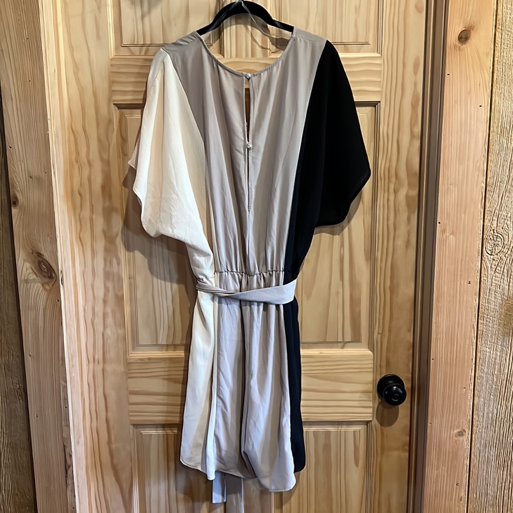 Tri colored Romper - Picture 2 of 3